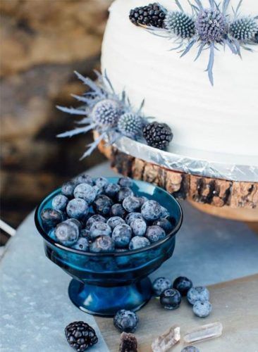 wedding-cake-blue-bleu-pantone-2020-myrtille