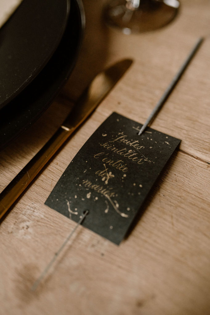 baton-scintillant-mariage-detail-normandie-weddin-designer-creation-papeterie-magie-entree-maries