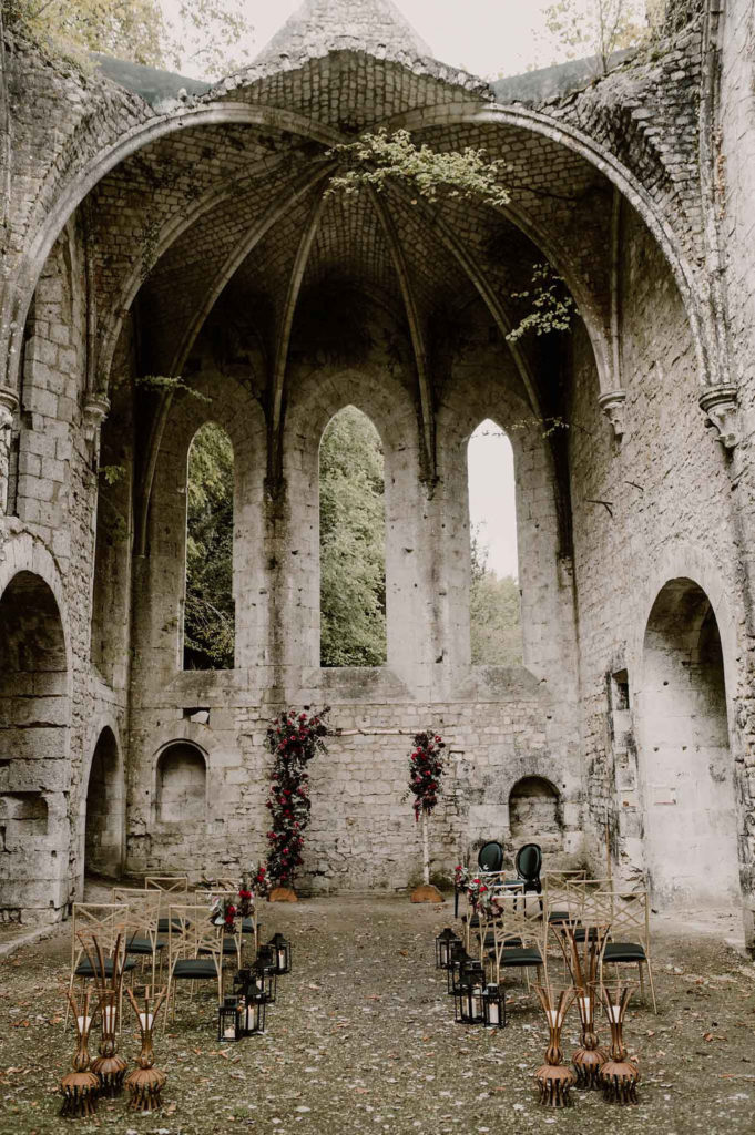 ceremonie-laique-exterieur-abbaye-normandie