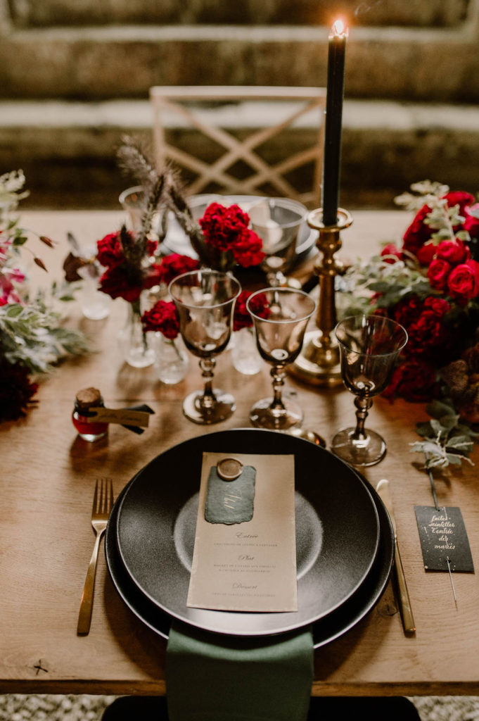 table-de-mariage-vaisselle-papeterie-fleurs-decoration-de-mariages-marie-desaunay