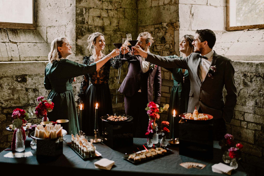 trinquer-mariage-champagne-bonheur-amour-buffet-cocktail-vin-dhonneur