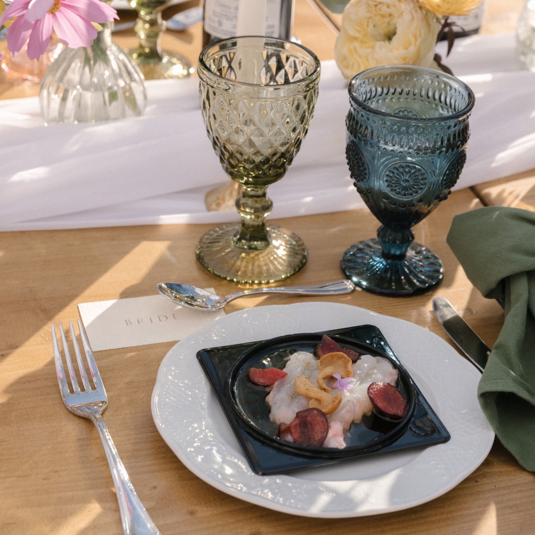 Repas de mariage verre vert et bleu