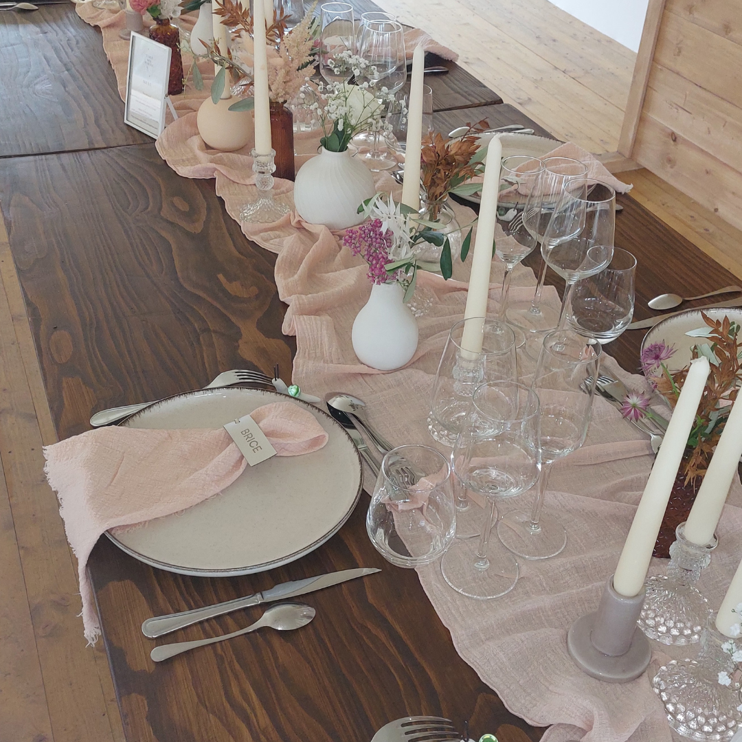 chemin de table rose