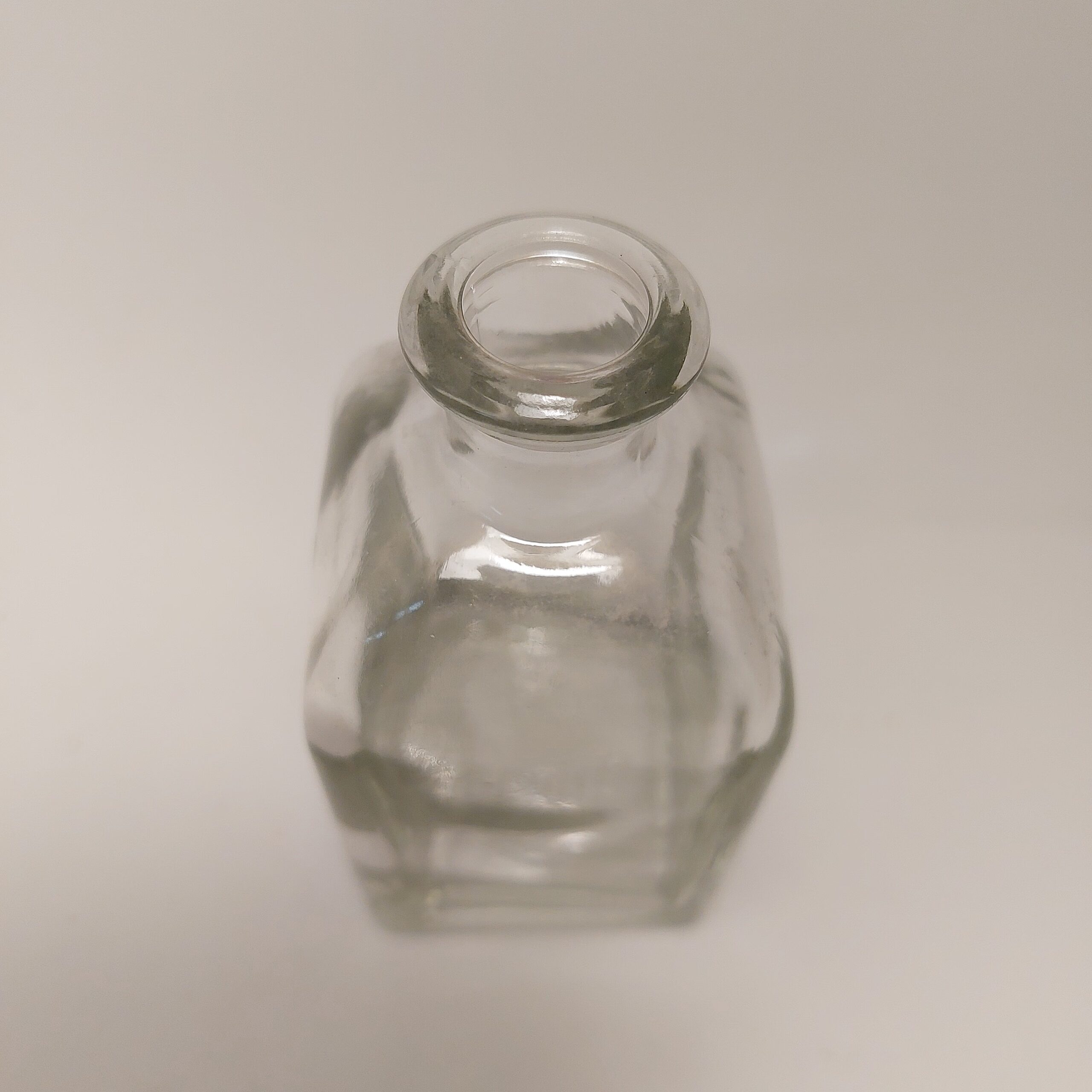 vase transparent