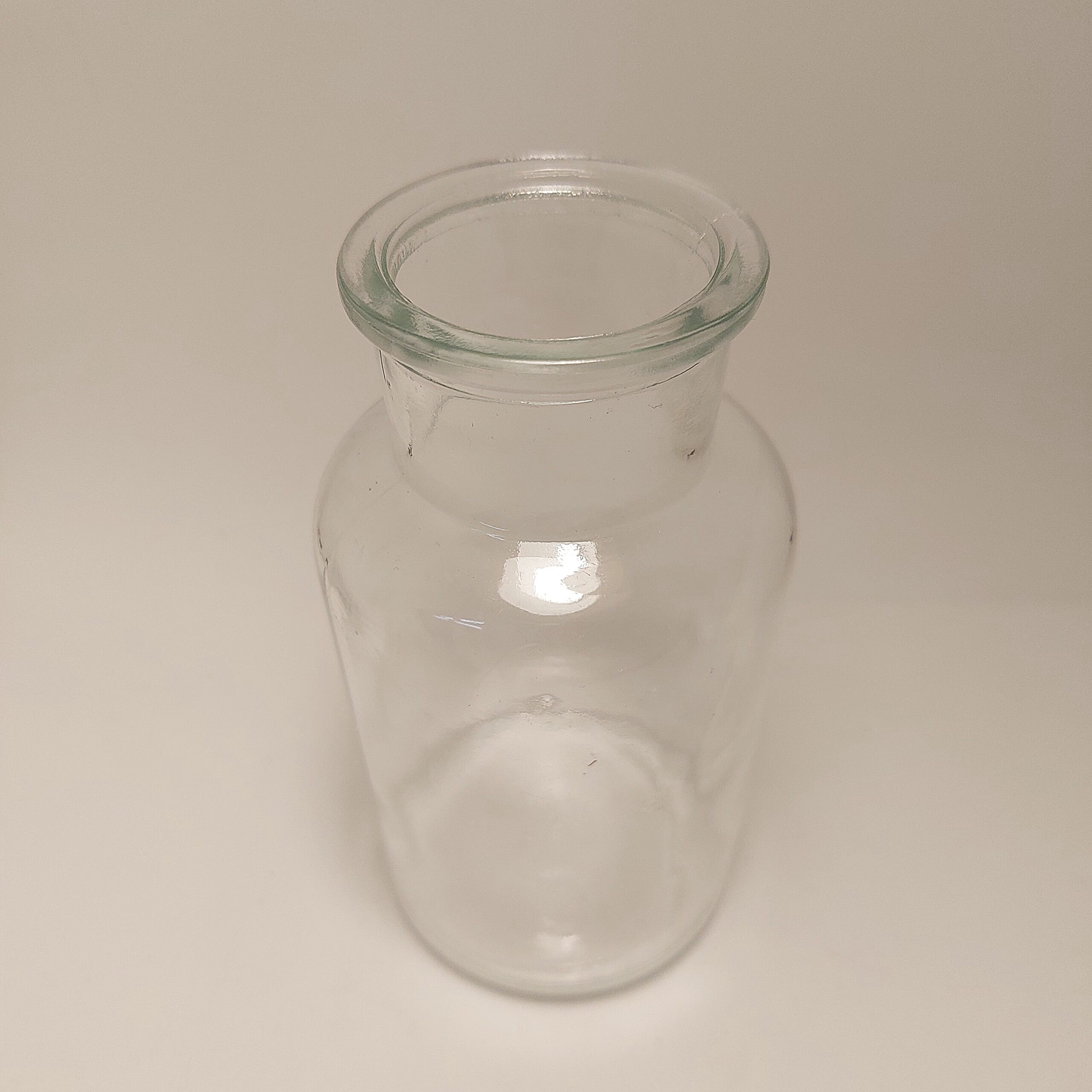 vase transparent