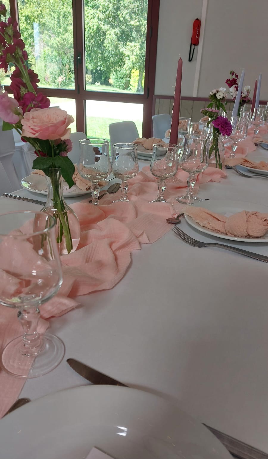Chemin de table rose