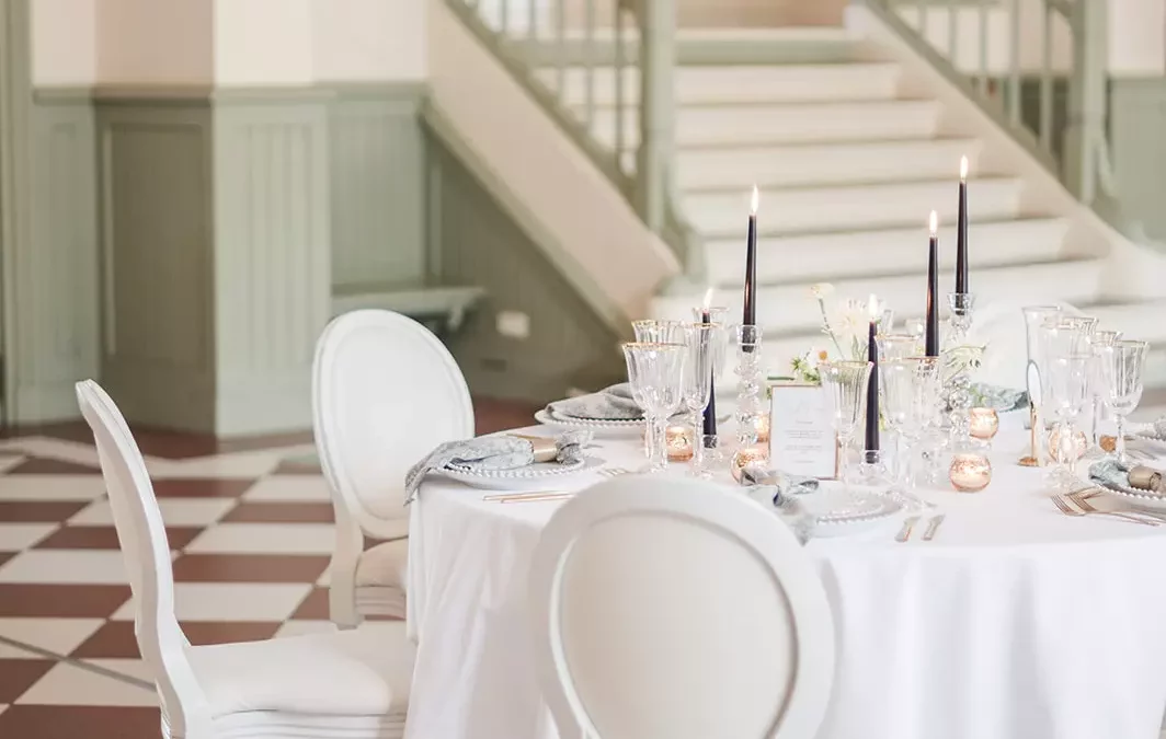 Décoration de mariage minimaliste : l’art de l’essentiel