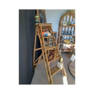 Escabeau vintage en bois Chantal en location pour mariage en Normandie