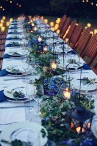 decoration-de-table-mariage-bleu-greenery-blue-pantone-2020