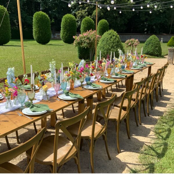 Tables bois pour un dîner de mariage en Normandie