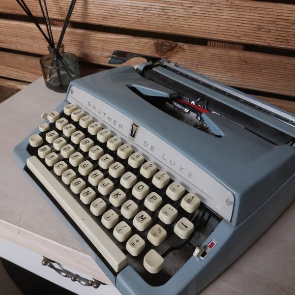 machine à écrire bleu