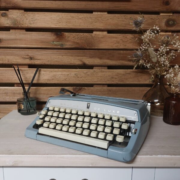 machine à écrire bleu