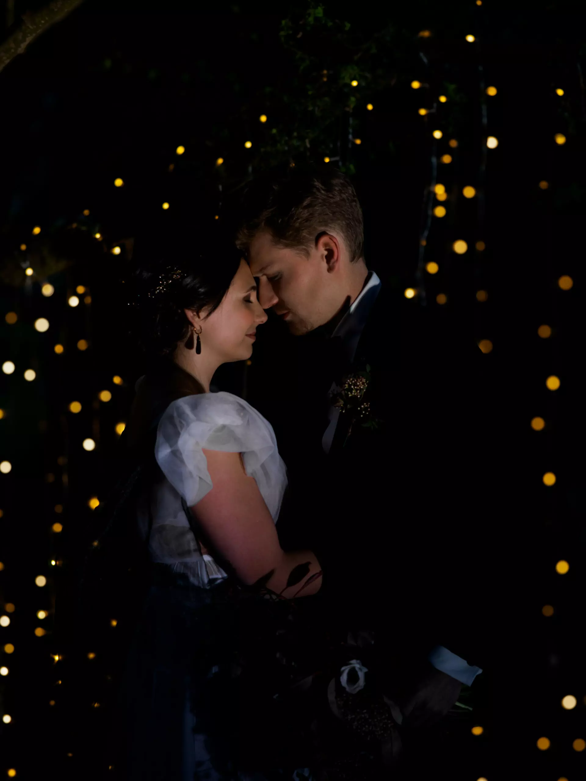 photos de mariage couple de mariés dans la nuit prestataire de mariage