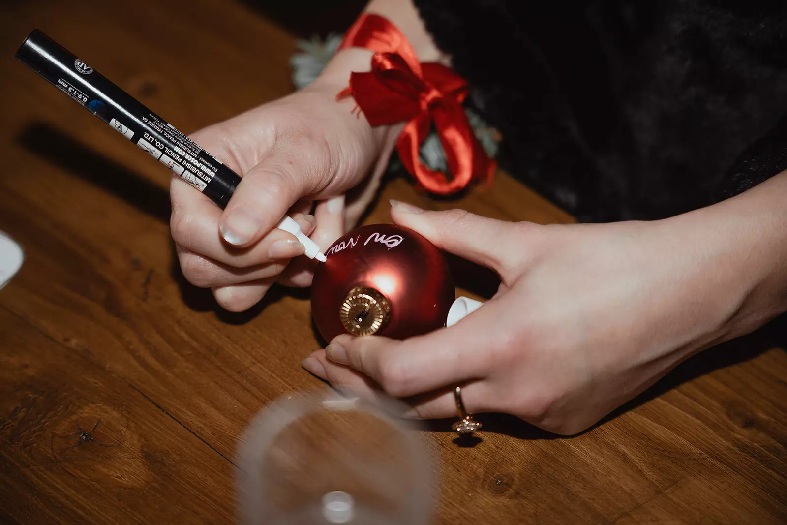 photos de mariage de noel des boules pour livre d'or de noel