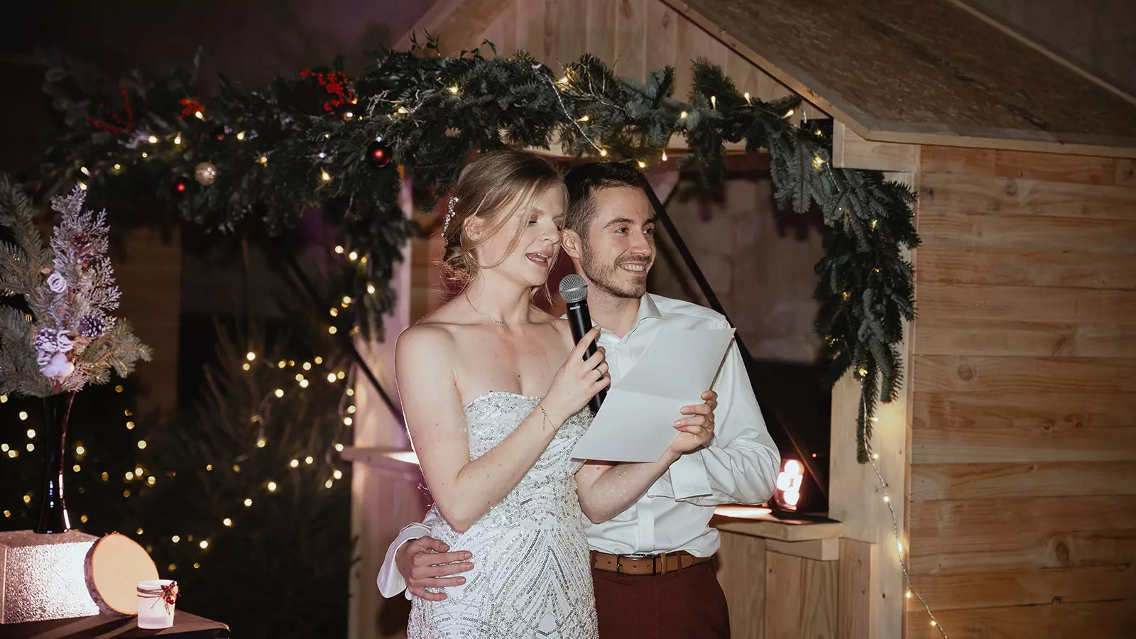 photos de mariage de noel locaiton chalet en bois normandie orne