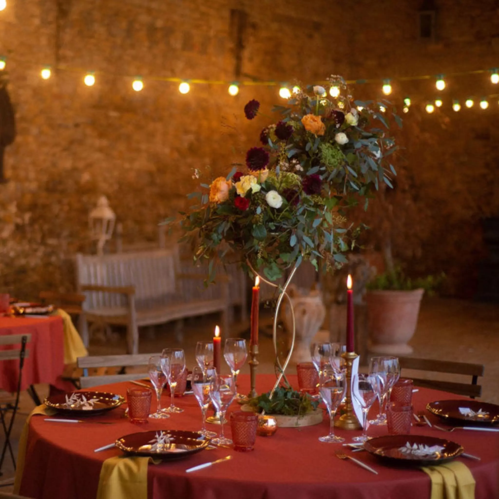 photos de mariage nappe rouge