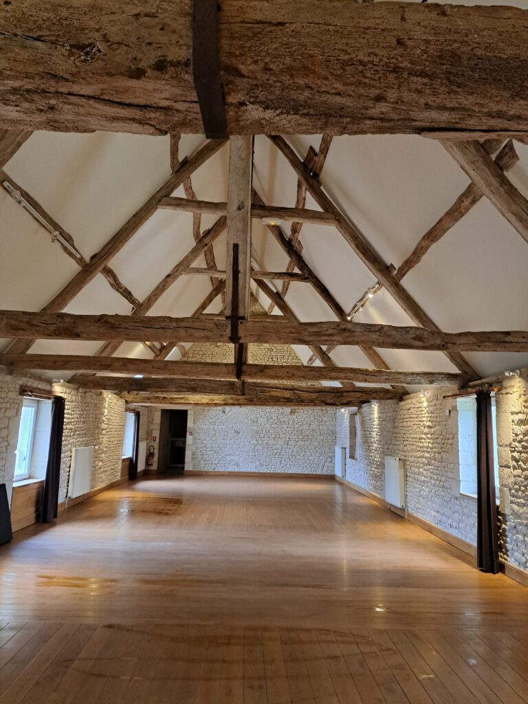 salle de réception dans la domaine de la tour, merveilleux lieu de reception dans le calvados