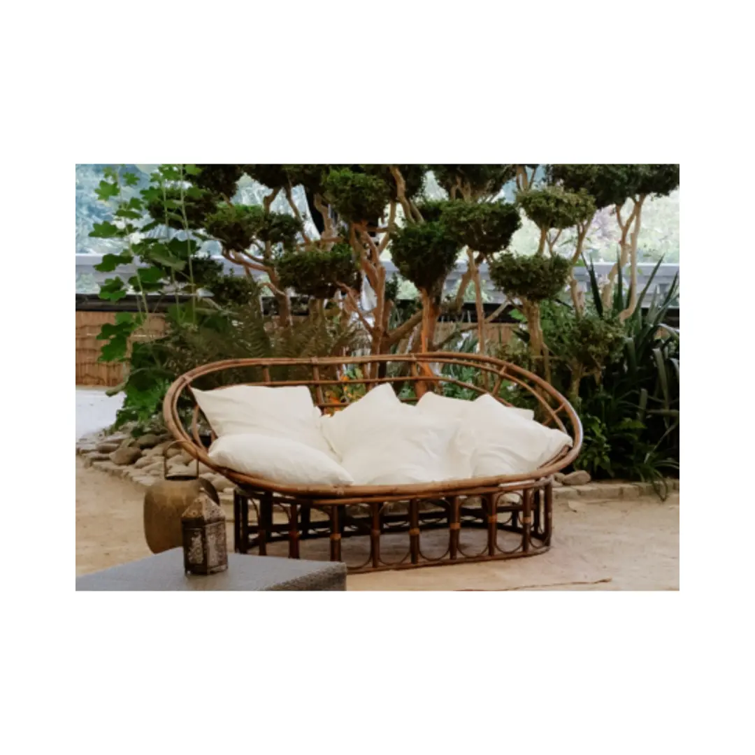 Loveuse Blaise en rotin avec coussins XXL pour mariage en Normandie